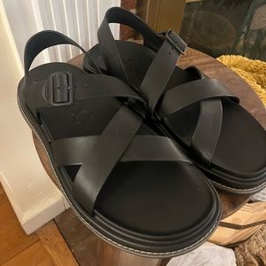 NWOT Chaco Women’s Townes Sandal, black, size 9